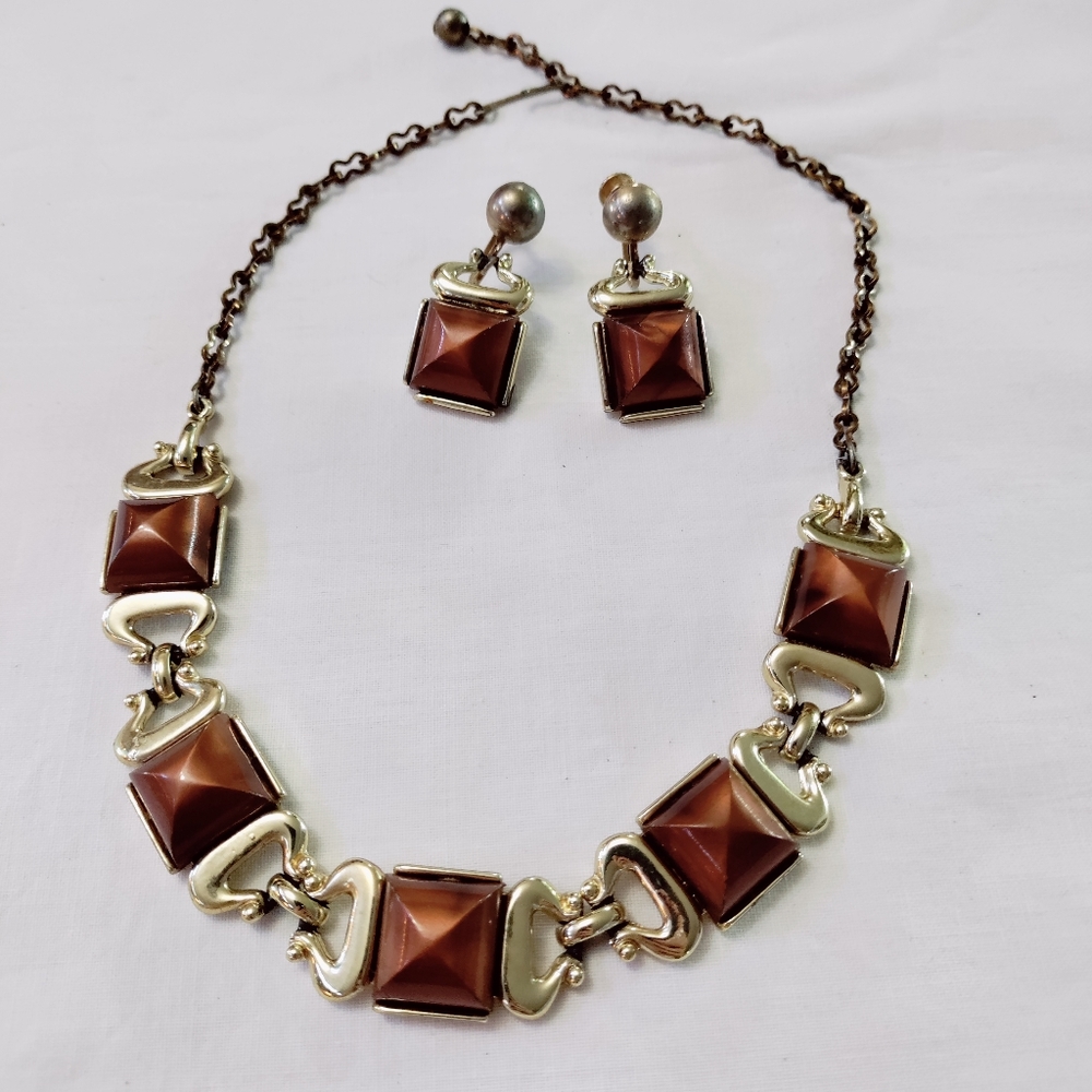 Vintage Chunky Brown Acrylic Panel Gold Tone Collar Necklace Screw Back Earrings